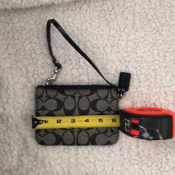 Coach Wristlet - Picture 4 of 4